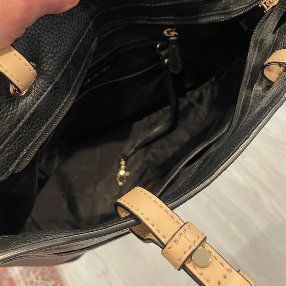 Michael Kors Bedford Tote - Picture 3 of 5